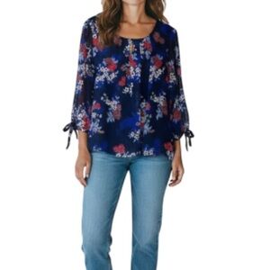 Blousology Floral Swiss Dot 3/4 Tie Sleeve Blouse
Navy Blue Box Pleat Neckline L